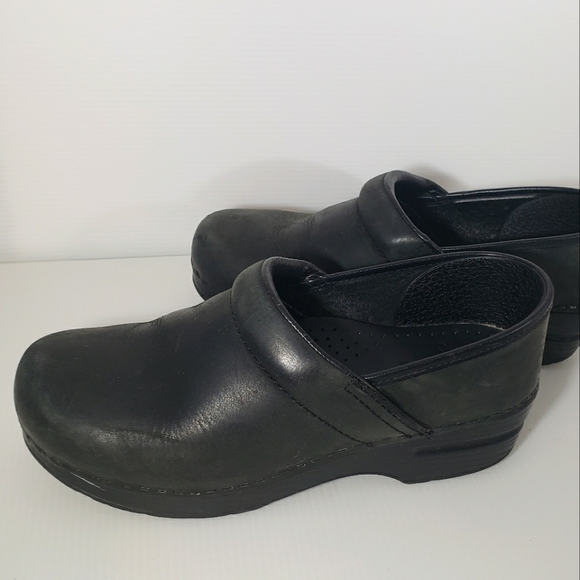 Dansko Professional Leather Black Doctor Work Slip Resistant Clogs 39,8.5-9